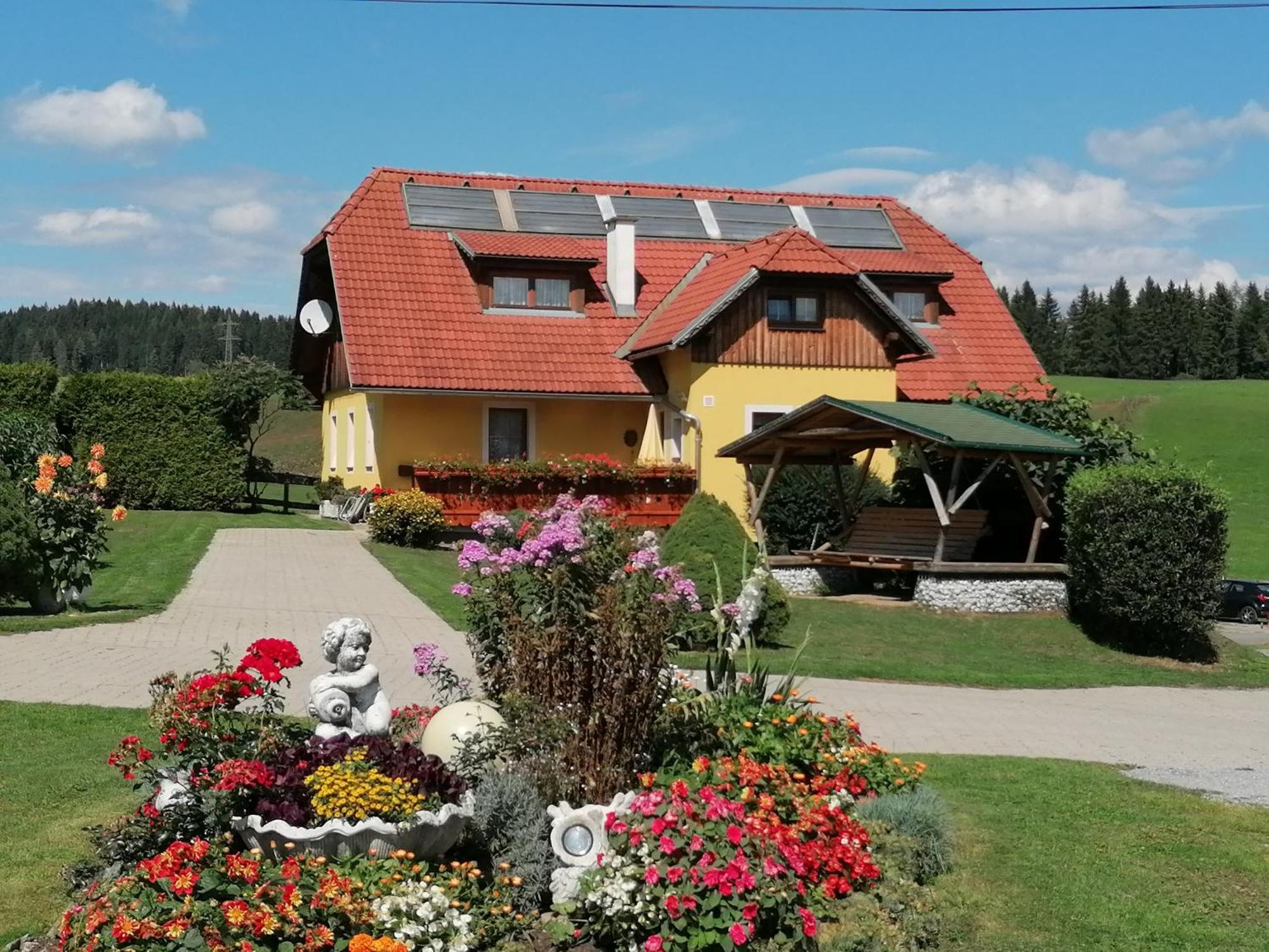 Hotel Gasthof Seeblick Zeutschach Exterior photo
